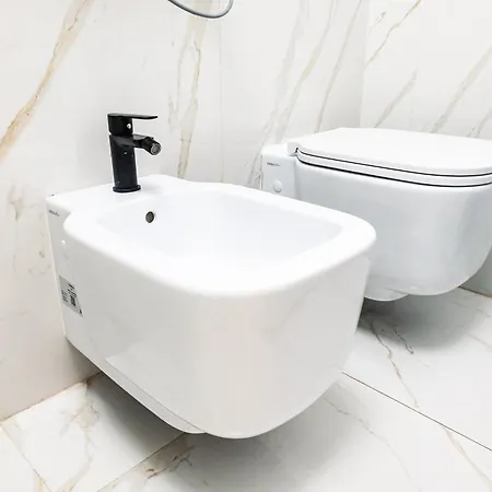 Petrelli Station - Barihouses *